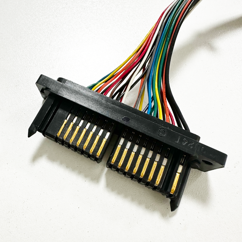 HRS DF11 to QR/P4-32P-C(21) QR/P4 紧凑型机架面板线束连接线